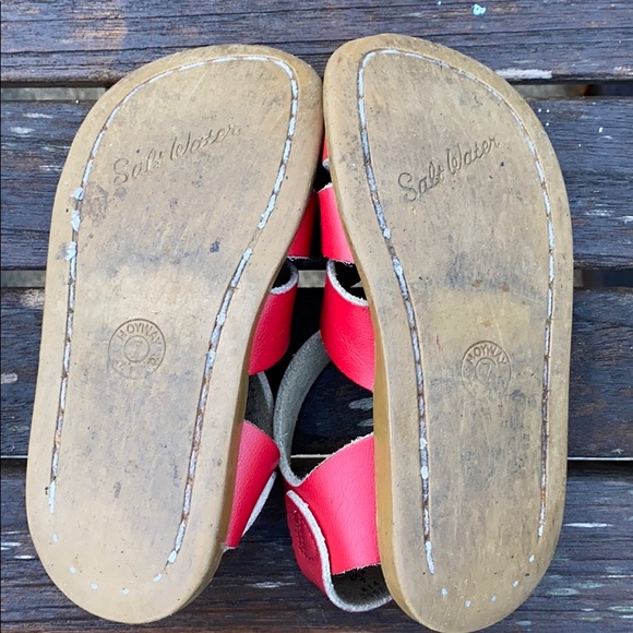 Saltwater sandals size 7 - Picture 3 of 5